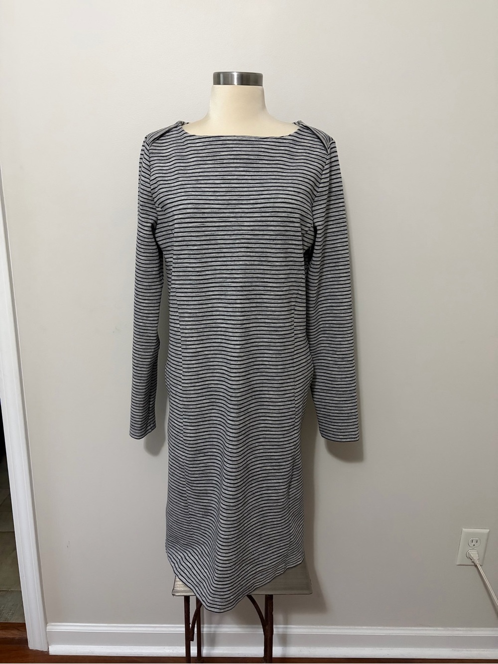 Duluth Trading Co Porte Pro Stretch Striped Long-Sleeve Dress Gray & Black M